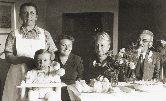 mama-gab-jost-family